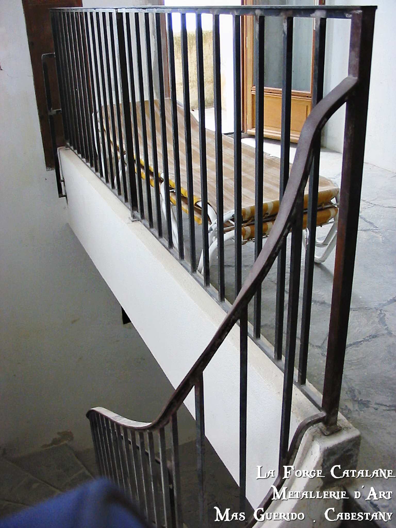 Rampant barreaux droit carre avec garde corps forge catalane 2.jpg